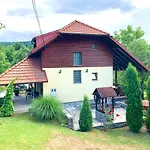 Gorski Kotar , Kuca Za Odmor Kratohvil Willa *